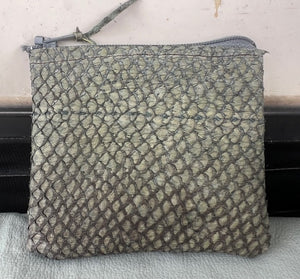 Coin purse with zipper